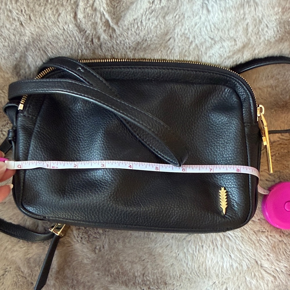 Thacker Shay Leather Camera Crossbody Bag Black Pebble Gold Hardware - Picture 14 of 16
